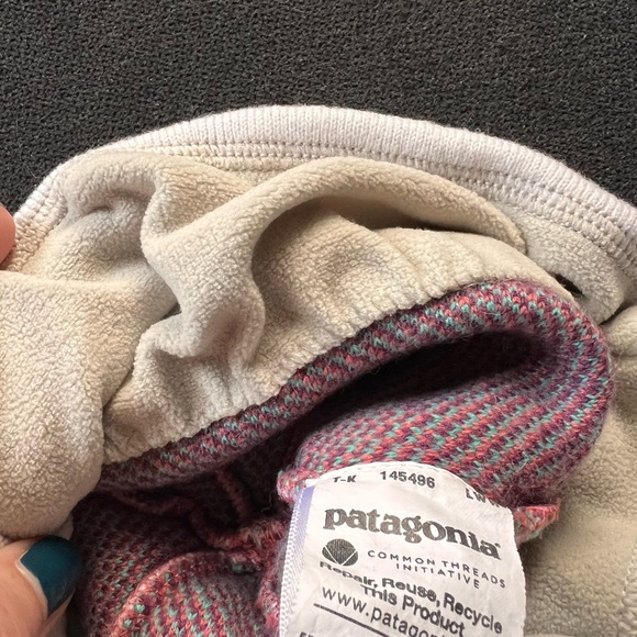 Patagonia knit fleece lined hat with owl  knitted and lined - Picture 8 of 8